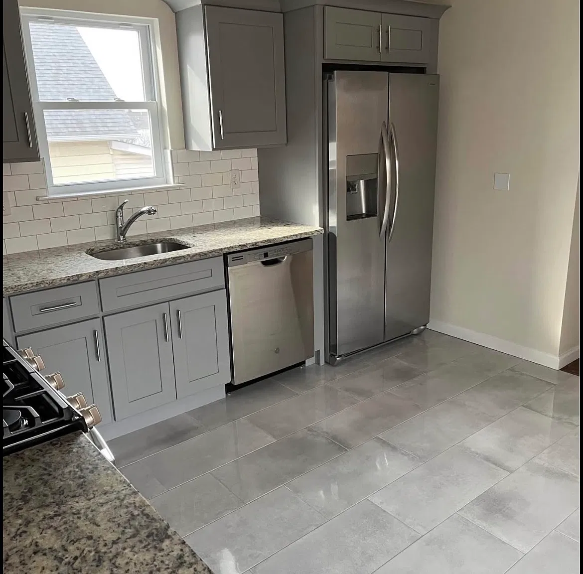 3 bed, $2,700 — Photo 2
