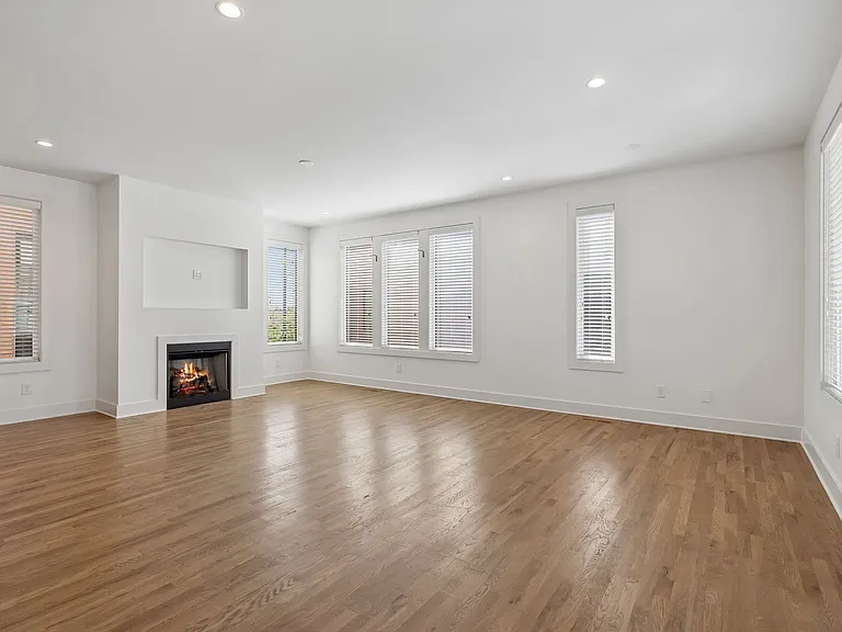 110 Oceola Ave #10 — Photo 6
