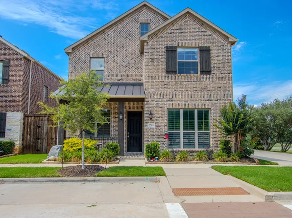 2208 Royal Crescent Dr N, Flower Mound, TX 75028