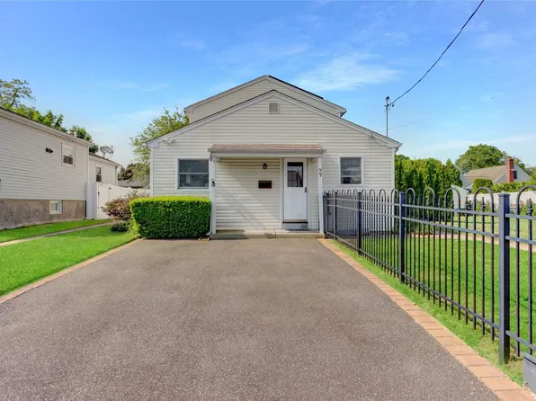 77 Ontario Avenue, Massapequa, NY 11758