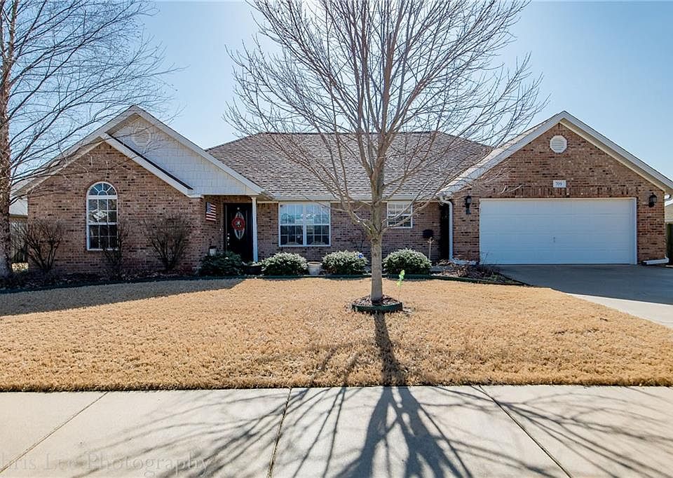 1st image of 709 Carter Ct