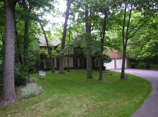 30 Greenwich Ct, Lake Bluff, IL 60044