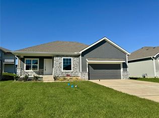 1528 N 157th Ter, Basehor, KS 66007