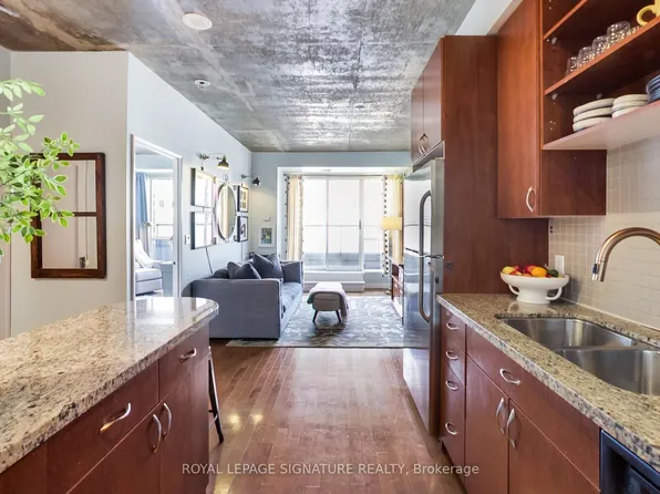 1005 King St W #718, Toronto, ON M6K 3M8