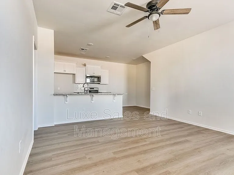 10530 Utica Dr — Photo 8