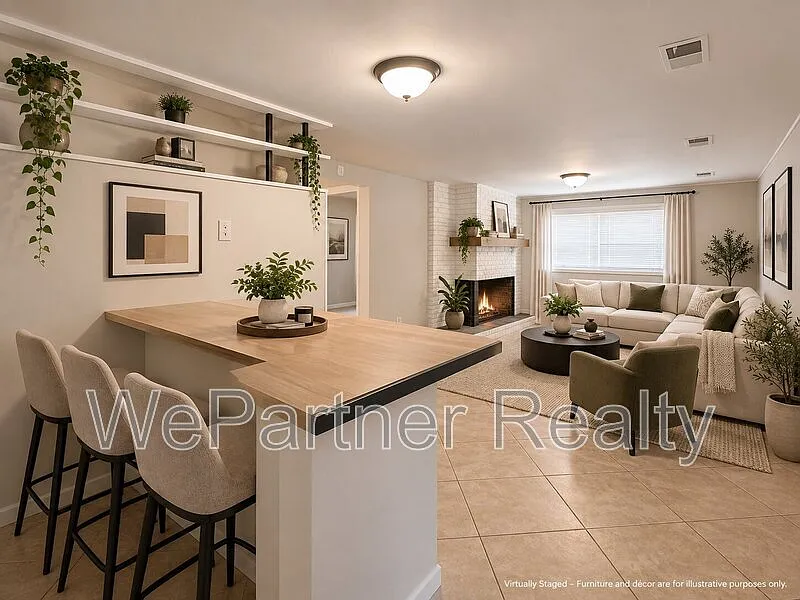 4 bed, 2.0 bath, 1998 sqft, $1,795 — Photo 4