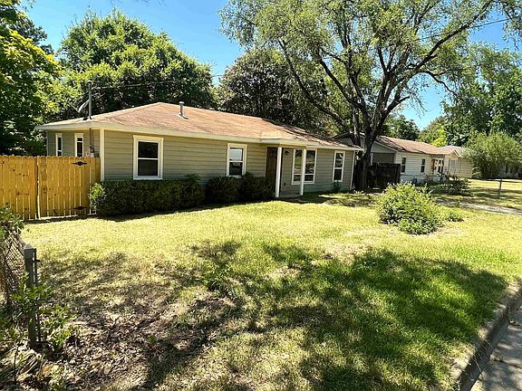 2nd image of 406 N Lyndon Ave