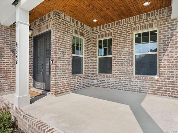 2nd image of 2027 Saint Patrick Ave