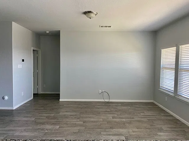 3 bed, 1449 sqft, $1,900 — Photo 4