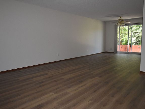 5th image of 1213 Baker St