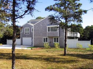 4 Young St, Edgartown, MA 02539