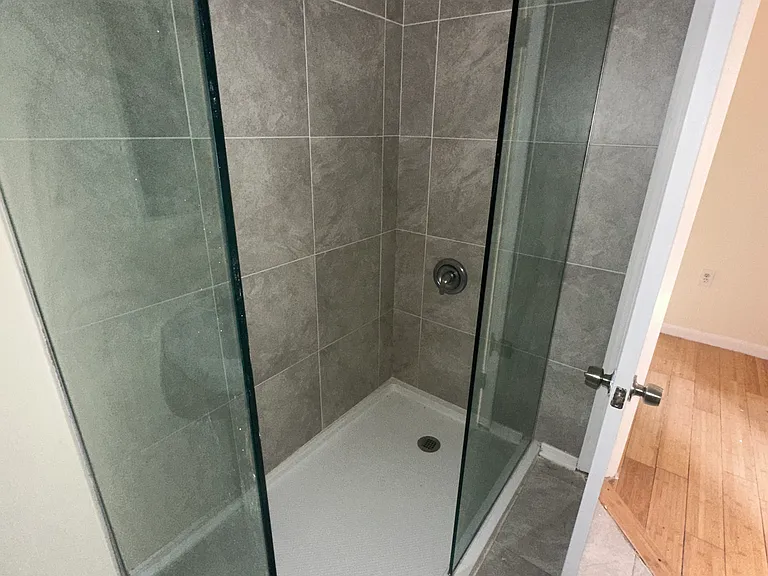 180 Bergen Ave #1 — Photo 8