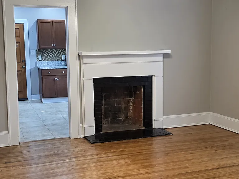 204 Maywood Ave — Photo 7