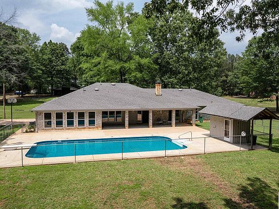 5th image of 343 Farmer Ln