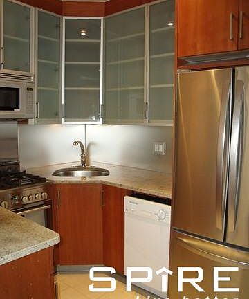 4th image of 10 W 74th St APT 4F