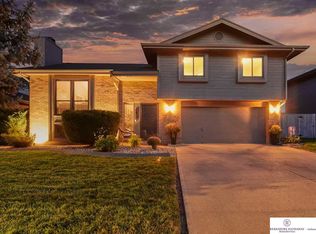 5011 S 165th St, Omaha, NE 68135