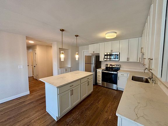 4th image of 2600 E Kenwood Blvd #204