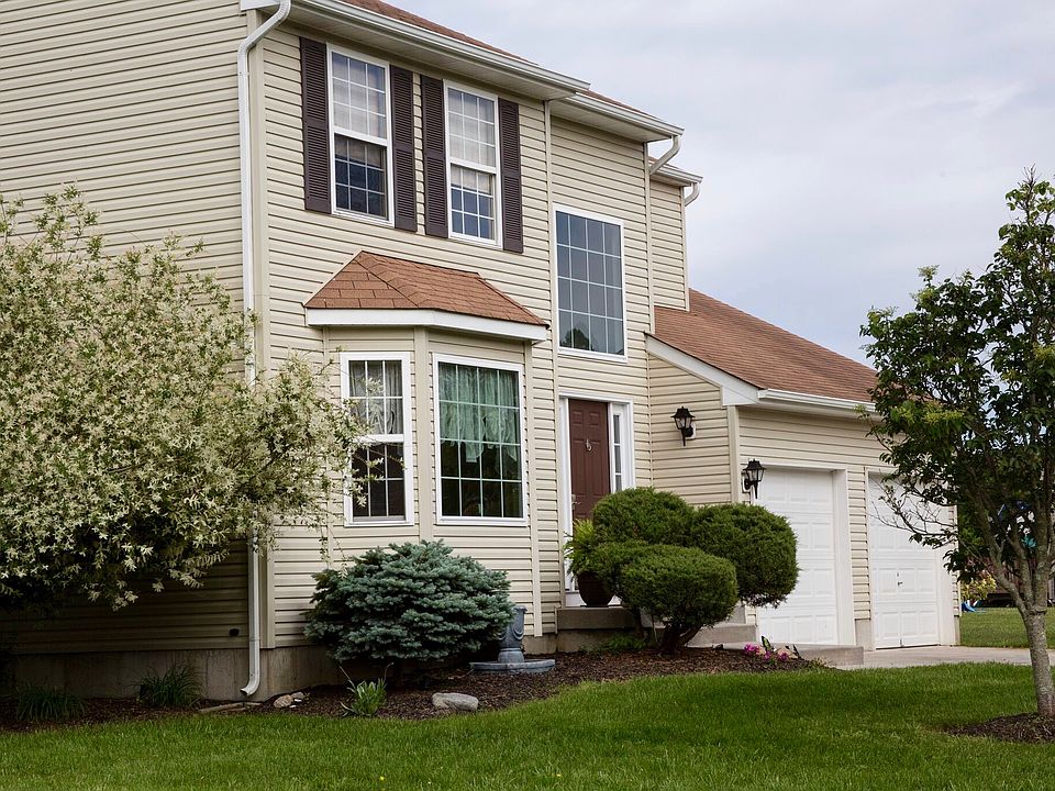 2nd image of 428 Caroline Ln