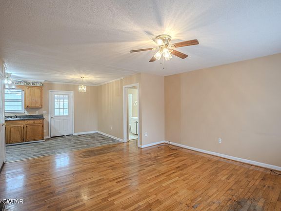 4th image of 1096 Berrywood Ave