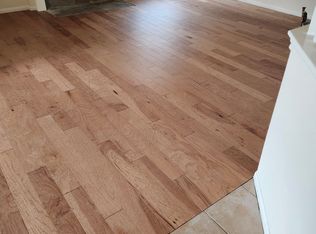 1013 N Belle Dr, Angleton, TX 77515