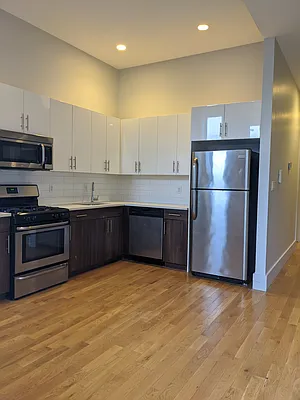 Rented by City Vista Inc | media 6