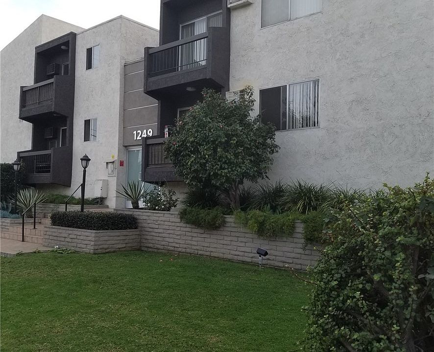 1st image of 1255 S Bundy Dr #103