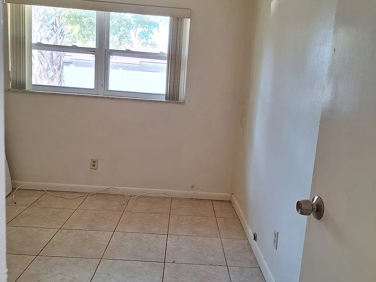 77 Overbrook Blvd #2 — Photo 3