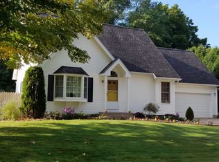 16 Barden St, Agawam, MA 01001