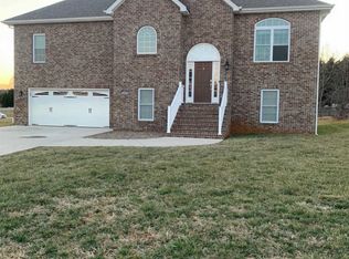 1217 Hupps Hill Ln, Forest, VA 24551