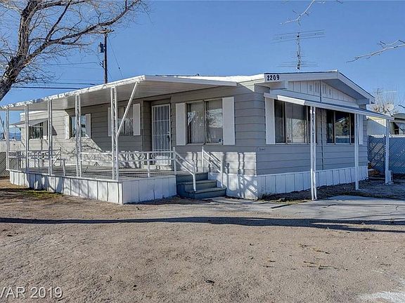 2nd image of 2209 Toiyabe St