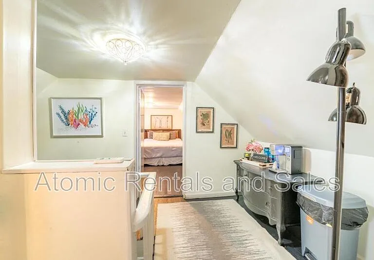 714 E Jefferson St — Photo 2