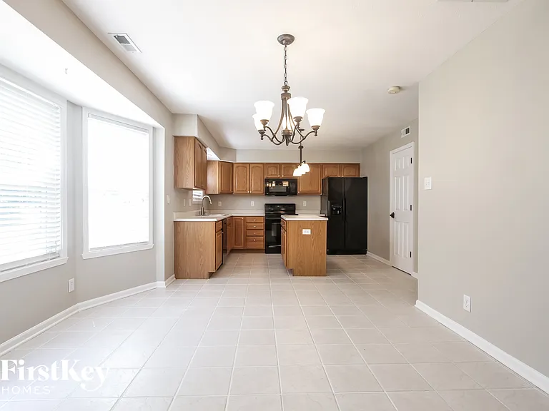 7203 Tresa Dr — Photo 4