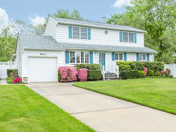 2nd image of 11 Lou Ct