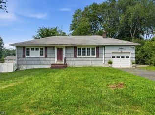 14 Ford Hill Rd, Whippany, NJ 07981