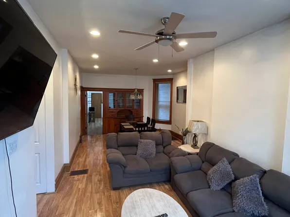 2918 W Fillmore St #1, Chicago, IL 60612
