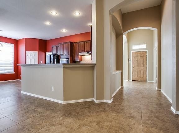 2nd image of 1656 Knoll Wood Ct
