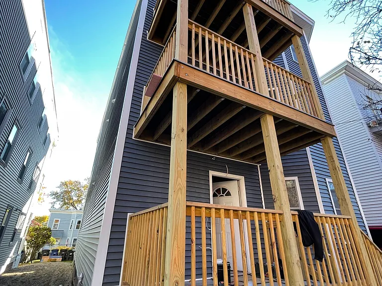 15 Harold St #4 — Photo 20