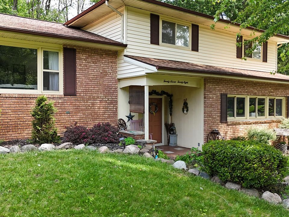 1st image of 2728 Forest Lake Dr