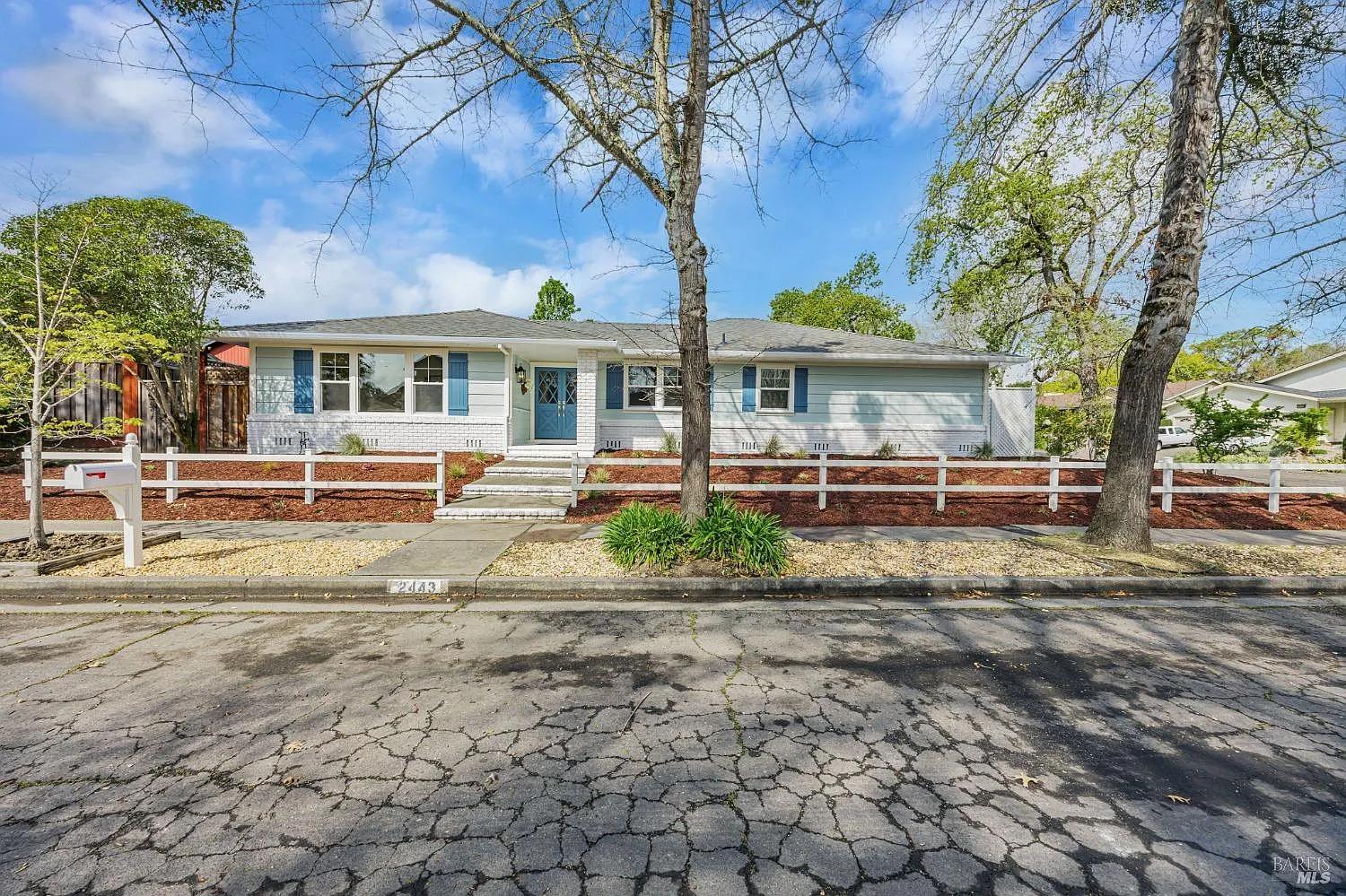 2443 Cactus Avenue photo 1