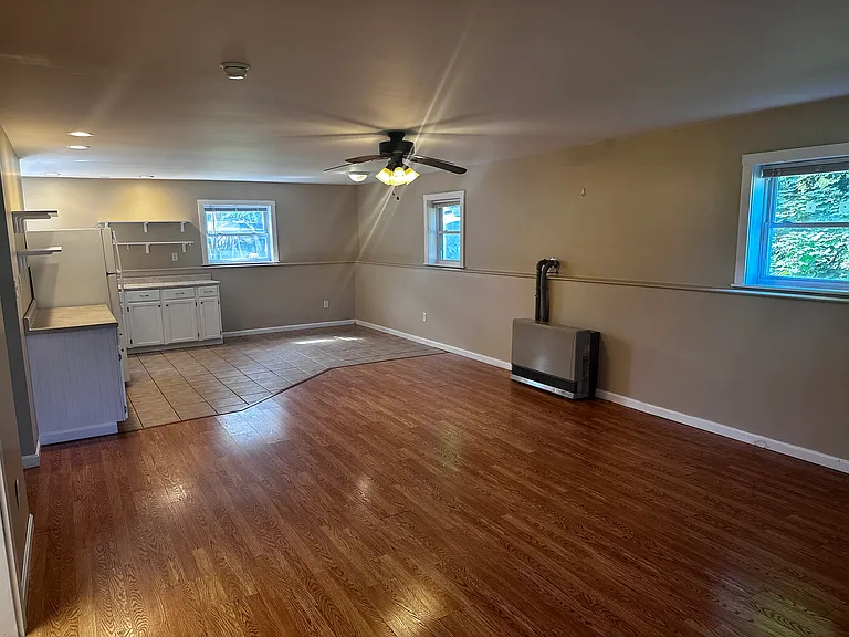 411 Main St #B — Photo 6