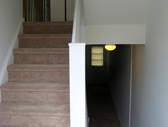 3rd image of 119 Valerie Ln