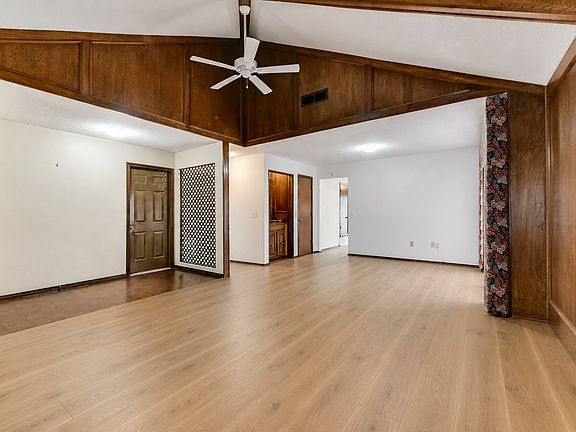 3rd image of 3217 Laurel Oaks Ct