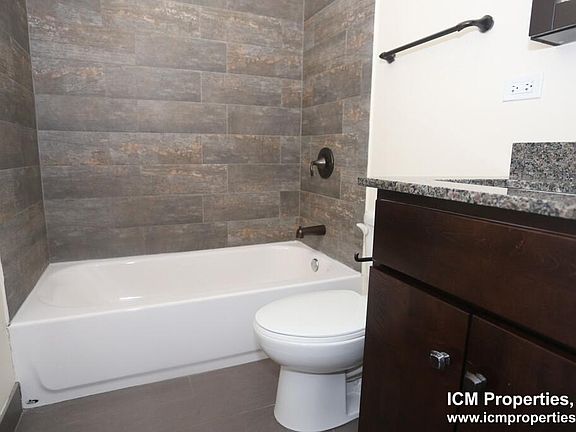 4th image of 5052 N Winchester Ave #3
