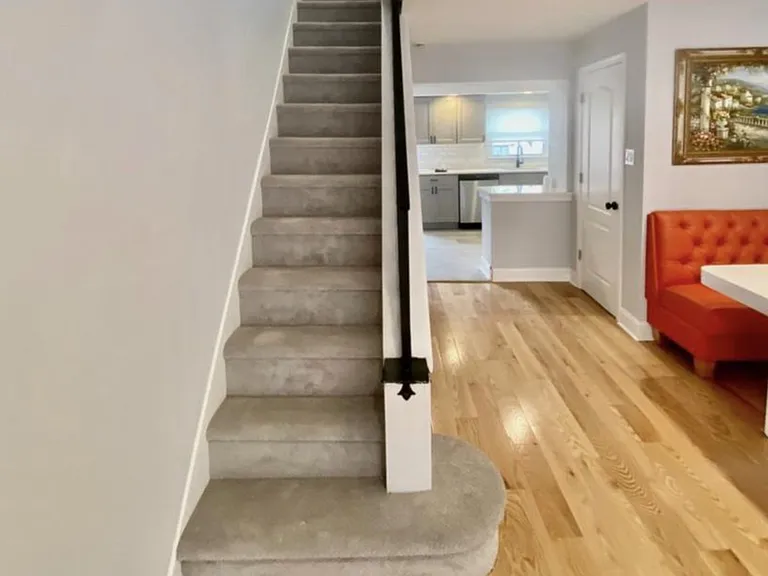 209 Daly St — Photo 2