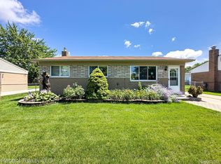 35454 Simon Dr, Clinton Township, MI