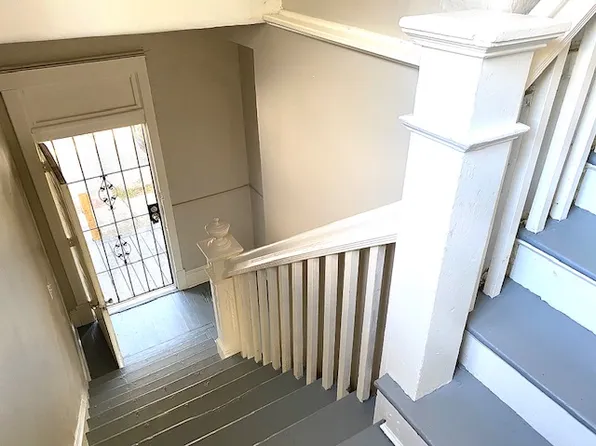 217 W 32nd St #B, Savannah, GA 31401