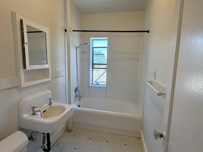 1334 NW 25th Ave #305 — Photo 5