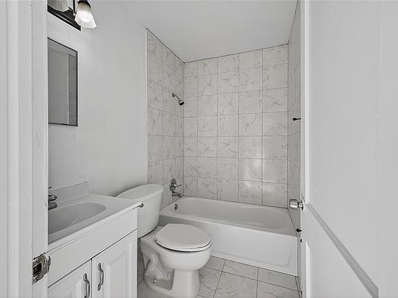 5th image of 147 Palm Dr #147
