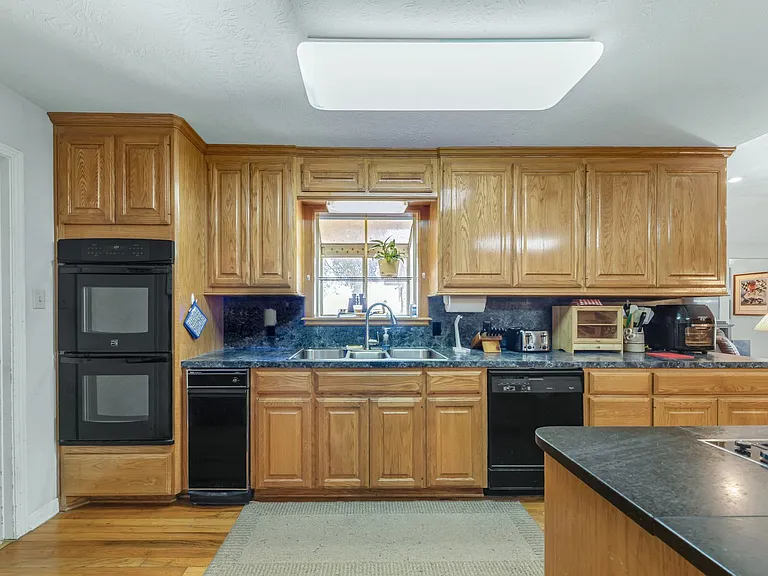 4269 Wilcox Ln — Photo 8