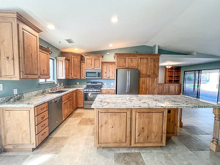 1400 W Foy Dr — Photo 2
